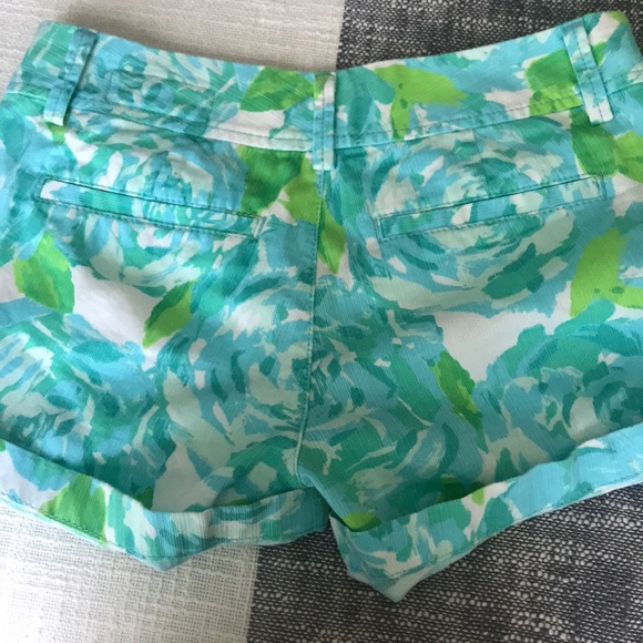Lilly Pulitzer Callahan Shorts - Picture 4 of 4